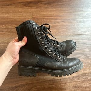 Blowfish black boots. Black women’s boots.